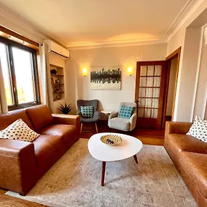 Mtlvacationrentals-the Mtlvr Kisses , Montreal Canada